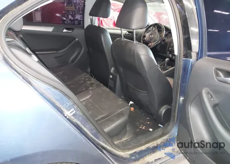 2017 Volkswagen Jetta 1.4T Se z USA, uszkodzony, nr VIN 3VWDB7AJ3HM387340